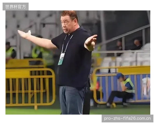 上海申花后防组合蒋圣龙与朱辰杰凭借稳健表现，共同入选2025赛季中超最佳阵容。
